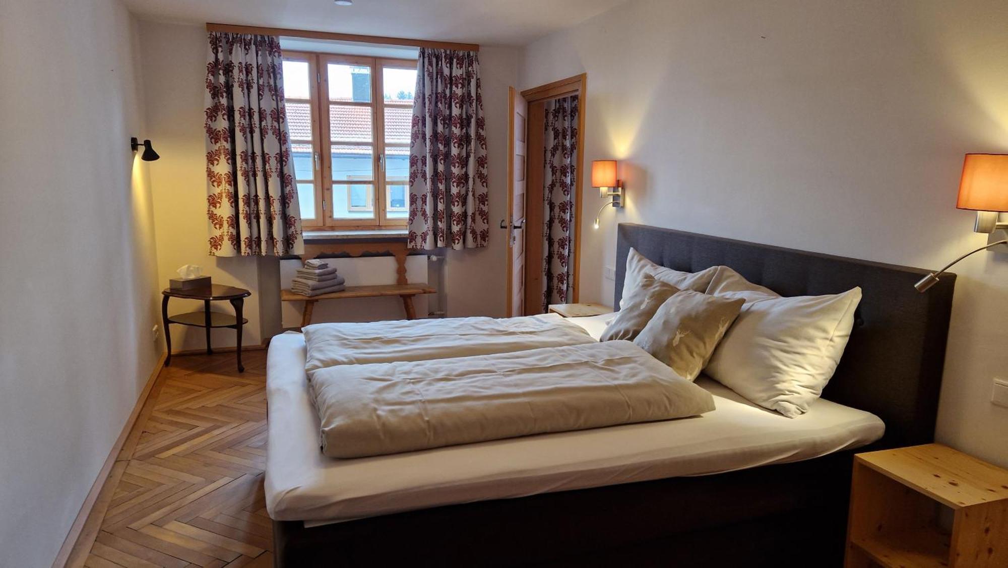 Hotel Landgasthof Alter Wirt Фишбахау Екстериор снимка