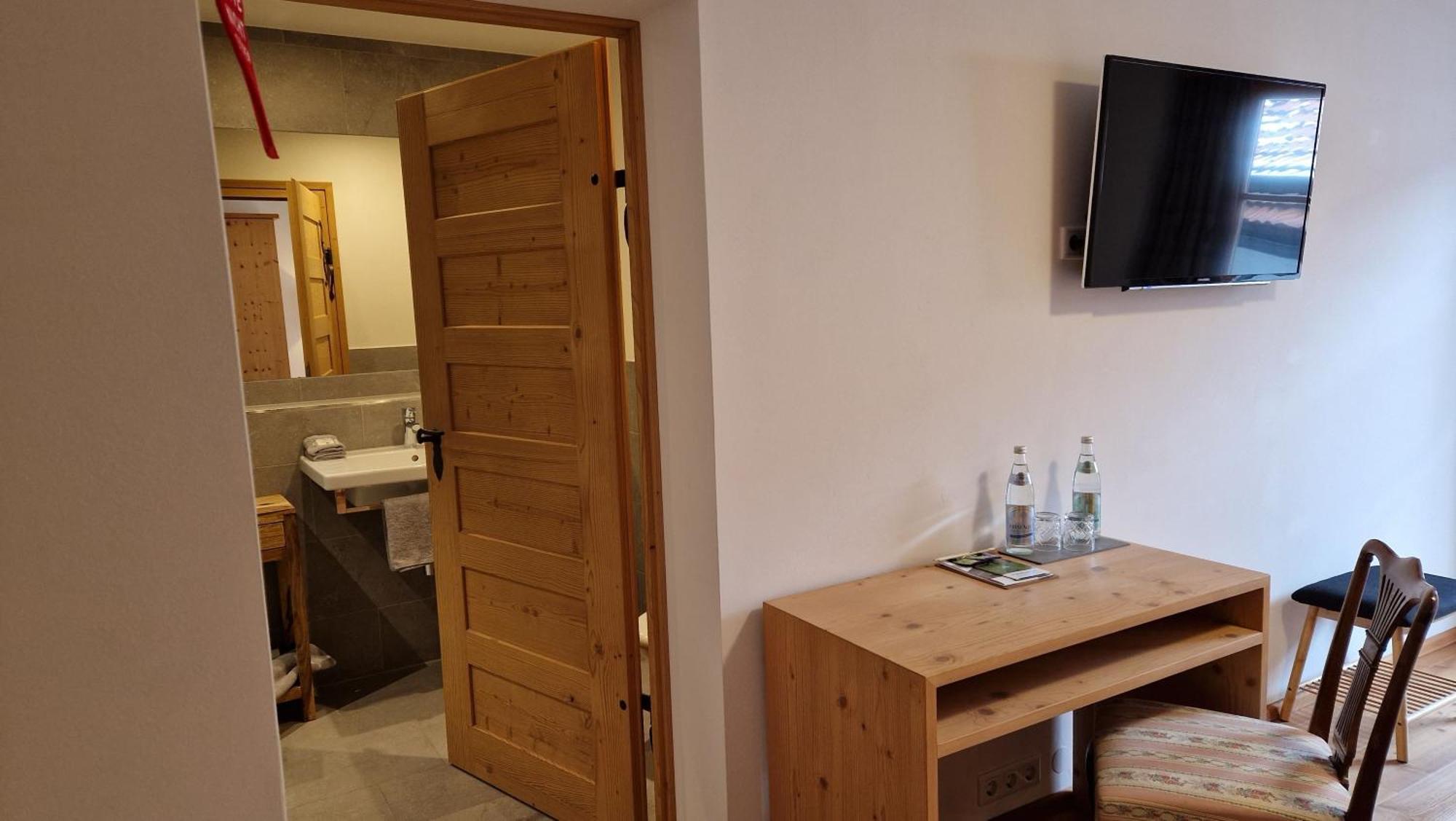 Hotel Landgasthof Alter Wirt Фишбахау Екстериор снимка